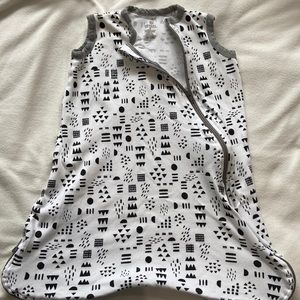 Honest brand wearable blanket. Size medium